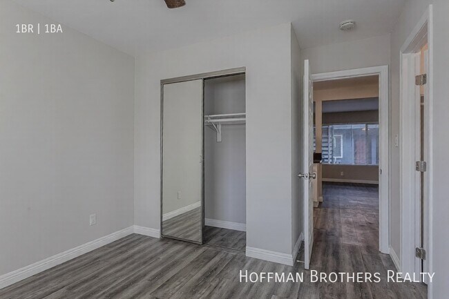 Building Photo - 1495 N Peterson Ave