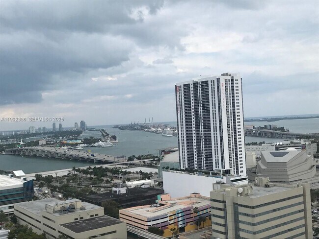 Building Photo - 1600 NE 1st Ave