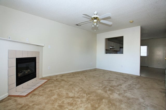 Building Photo - Close to area splash pad and parks