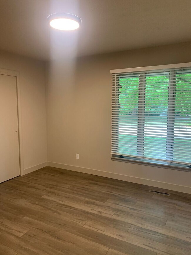 Building Photo - Brentwood South Subdivision - Completely Remodeled 3 Bedroom 2 Bath Home With Huge Backyard!