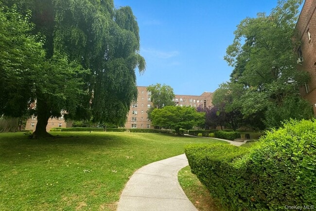 Building Photo - 147-37-137 38th Ave