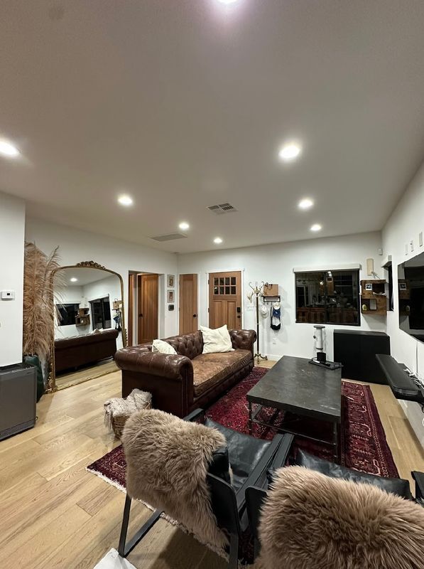 Building Photo - 5125 Rockland Ave