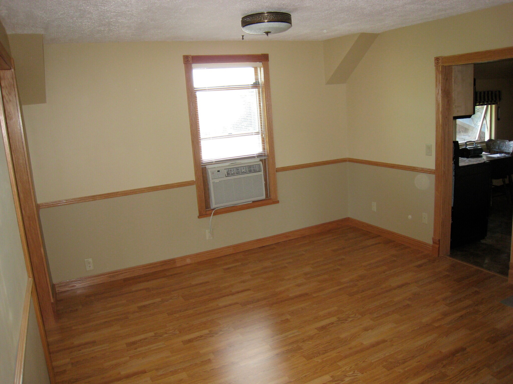 Dining Room with AC Unit - 314 3rd Ave SE