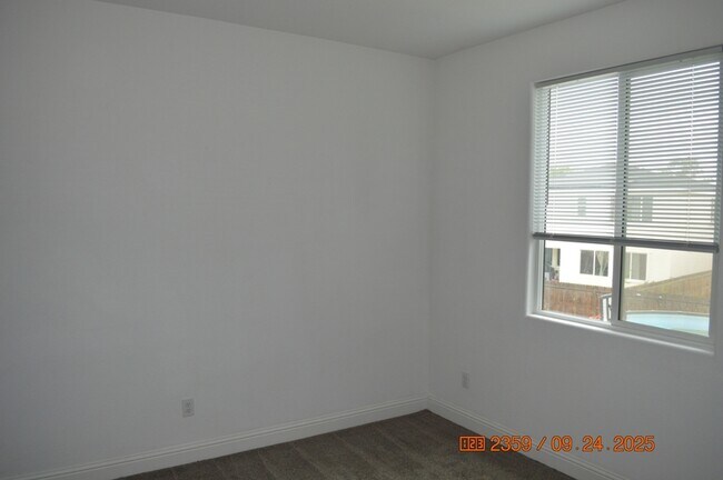 Building Photo - 2411 Urdaneta Way