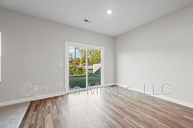 Building Photo - 628 Grays Creek Rd