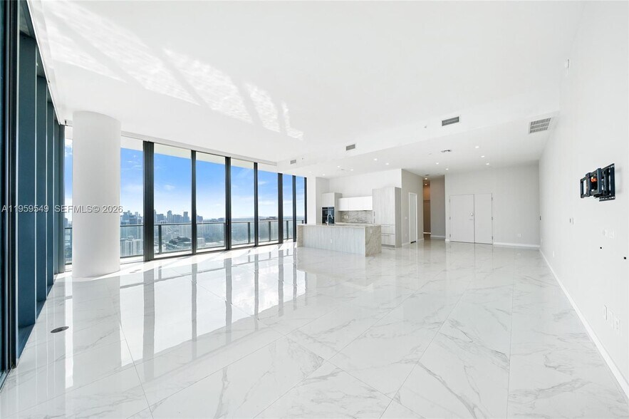 Building Photo - 480 NE 31st St