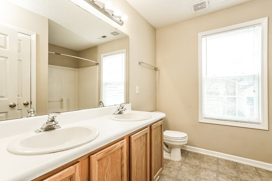 Building Photo - 4737 Tommans Trail