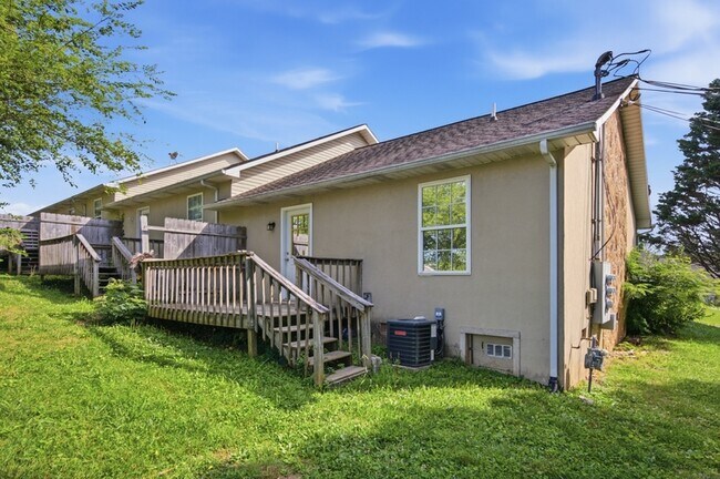 Building Photo - 162 Stone Henge Ln