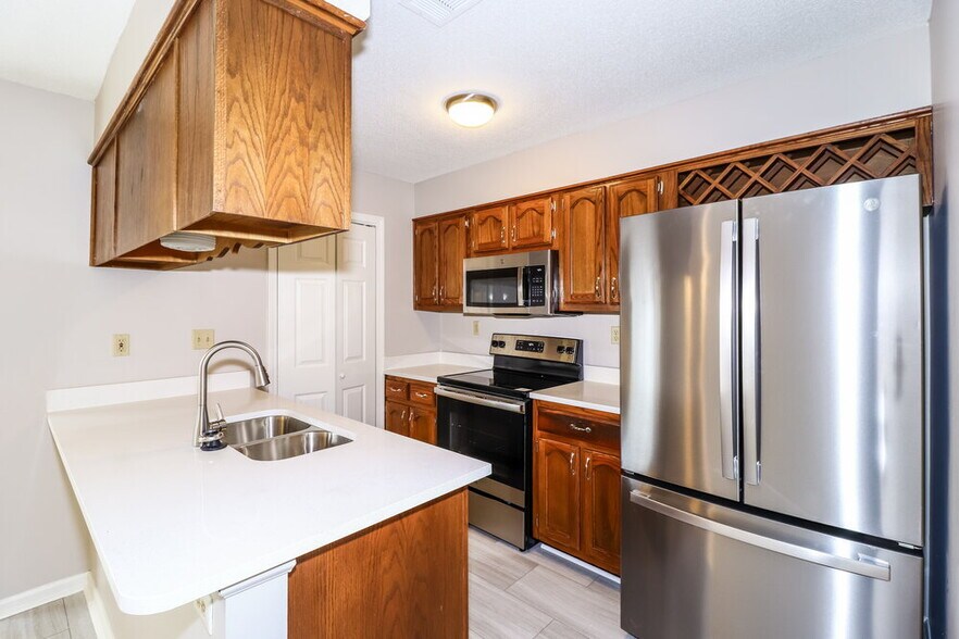 Building Photo - 8416 Kimberly Rose Dr