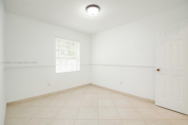 Building Photo - 14478 SW 139th Ave Cir W