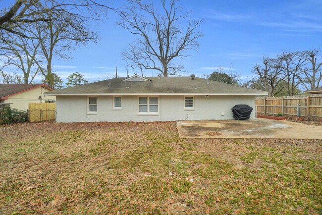 Building Photo - 610 S Georgetown Dr