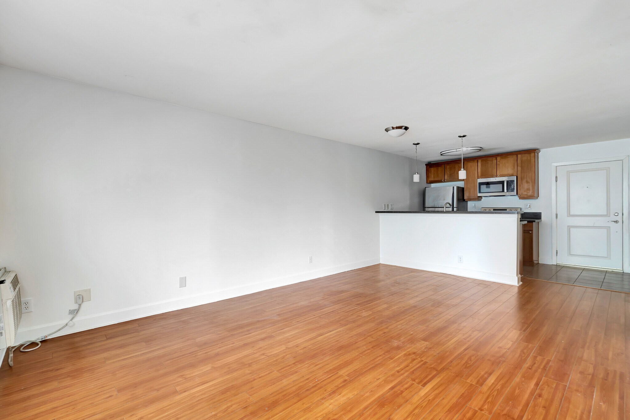Building Photo - 10982 Roebling Ave