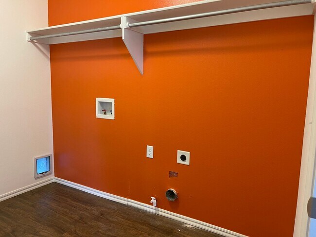 Building Photo - Spectacular 4 bedroom, 2 bath home in Owasso