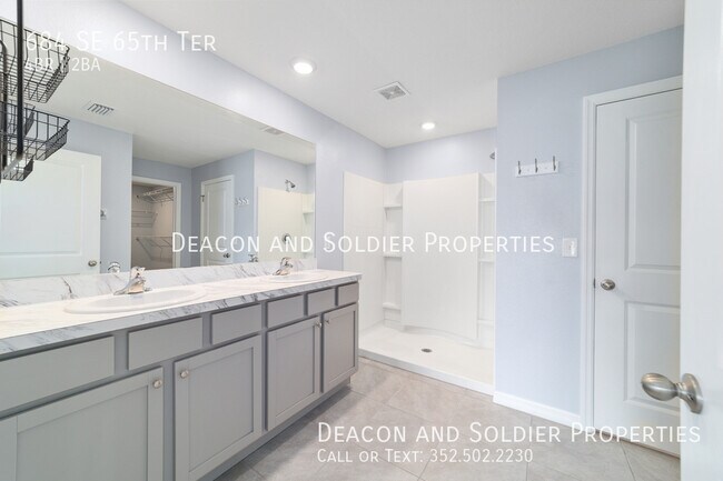 Building Photo - 684 SE 65th Terrace