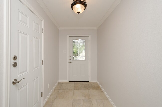 Building Photo - Updated 4 Bedroom 2 Bath home for Lease in...