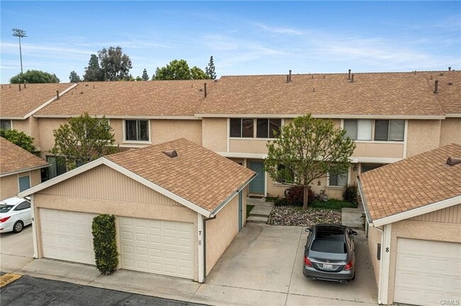 Building Photo - 10125 De Soto Ave