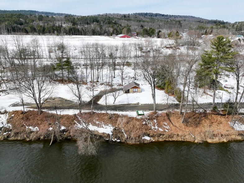 Building Photo - 288 River Rd