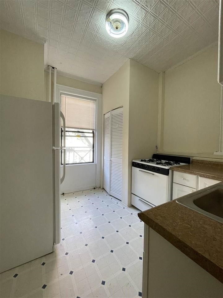 Building Photo - 1124 Washington St