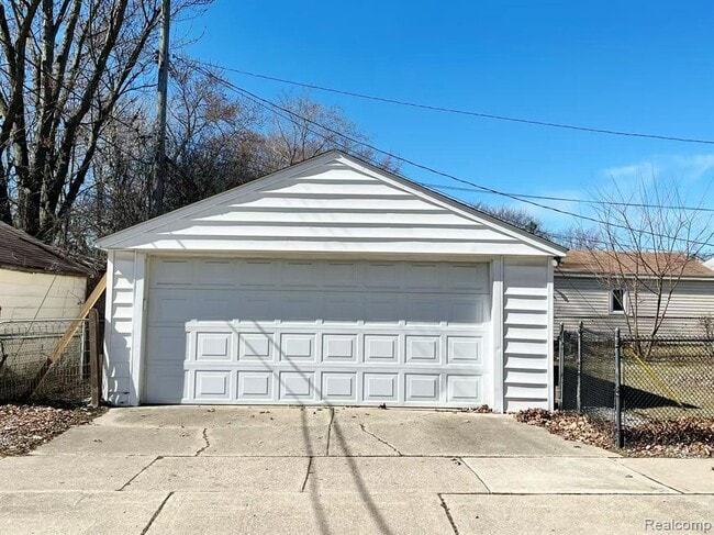 Building Photo - 3303 Chester Rd