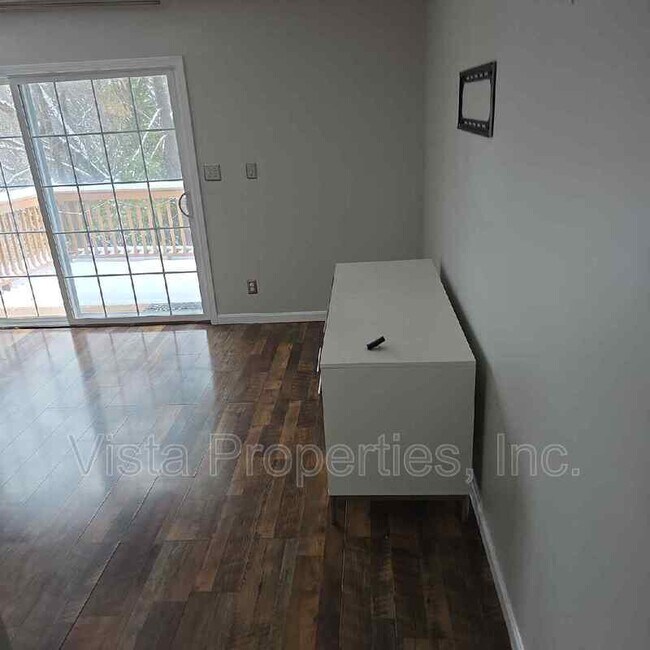 Building Photo - 737 N Hite Ave