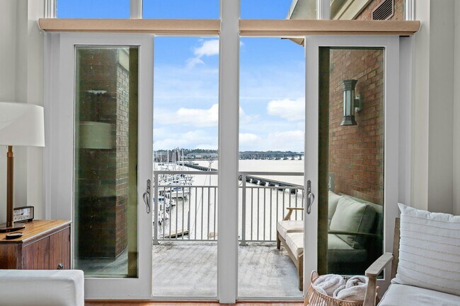 Building Photo - 419 Sky Sail Blvd