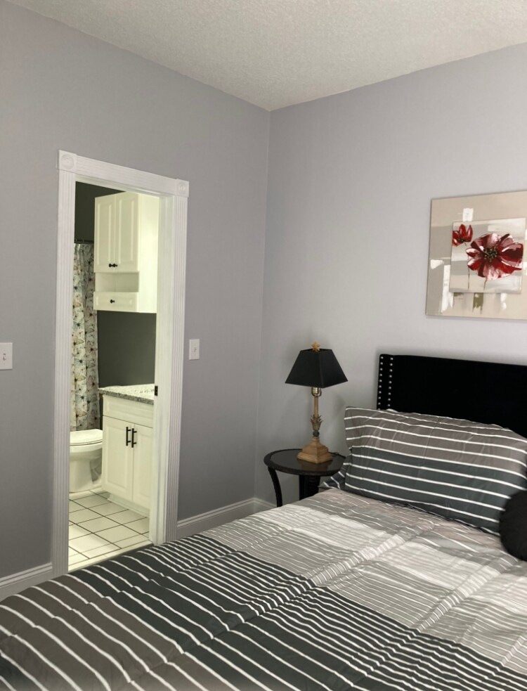 Building Photo - 4231 Hibiscus Dr