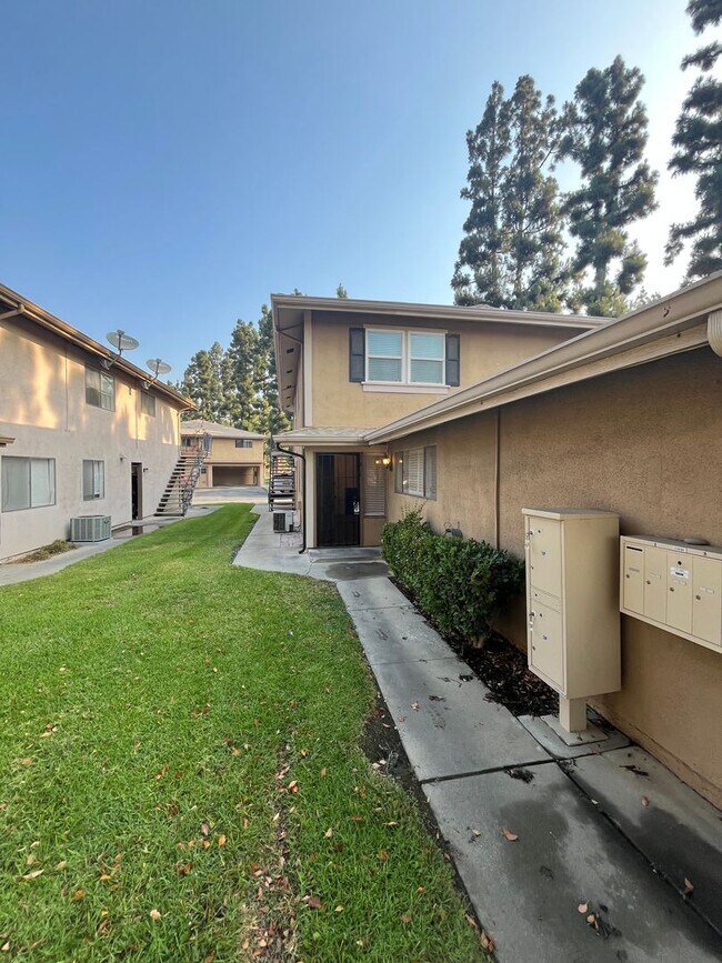 Building Photo - Spacious 2 Bedroom Condo/ Nicely Renovated in Azusa