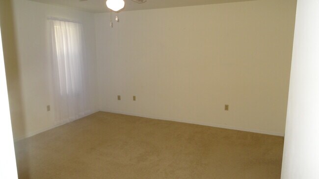 Building Photo - 2342 N Gadsden Pt