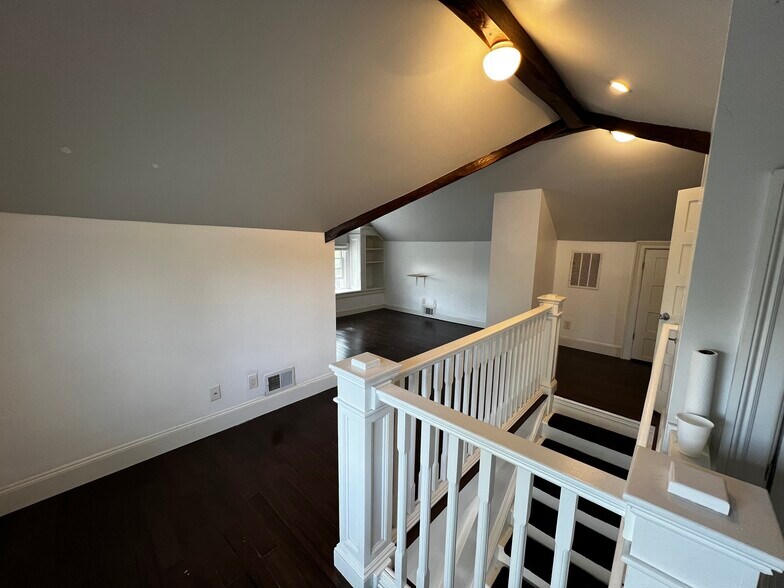 Building Photo - 314 3rd St