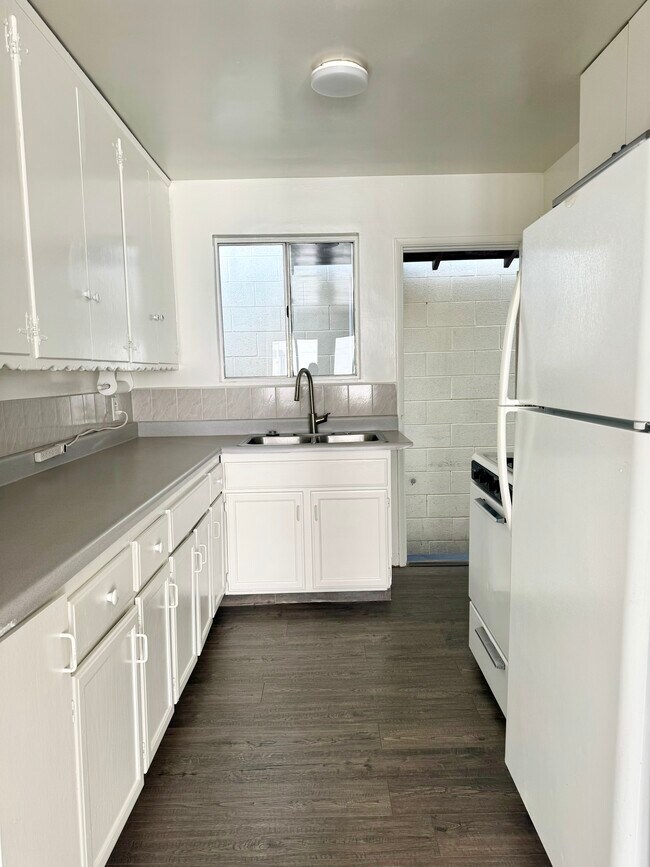 Building Photo - 13429 Beach Ave