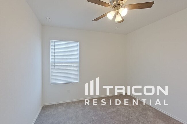 Building Photo - 2406 Carlow Ln