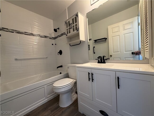 Building Photo - 1418 Cape Coral Pkwy W