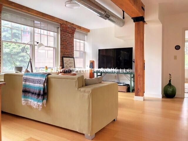 Building Photo - 21 Cottage Park Ave