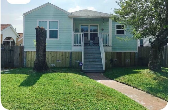 Primary Photo - 5219 Avenue Q