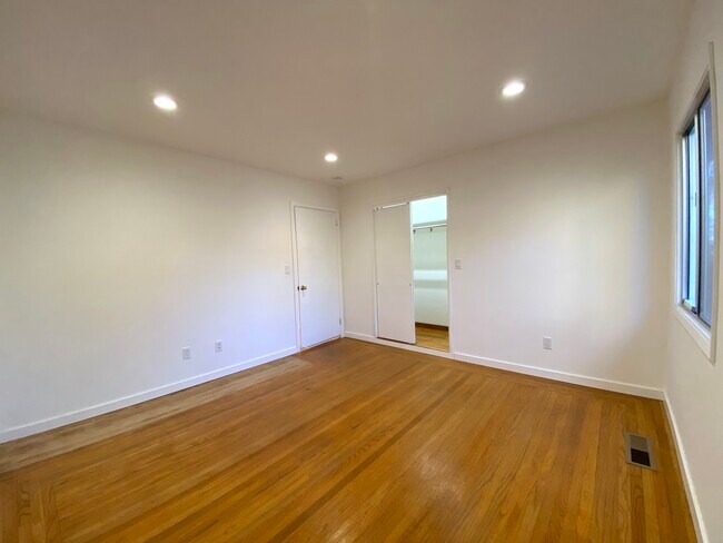 Building Photo - 7659 Stockton Ave