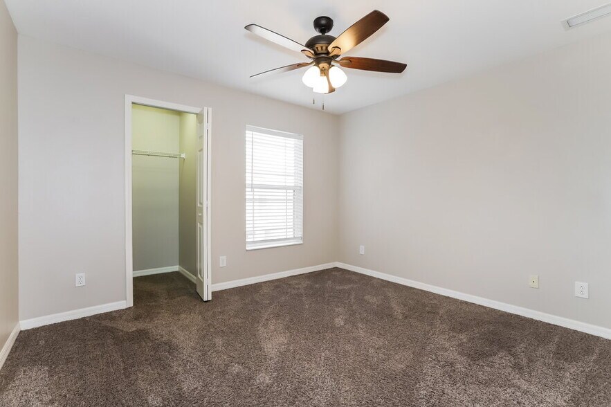 Building Photo - 11432 52nd Ct E