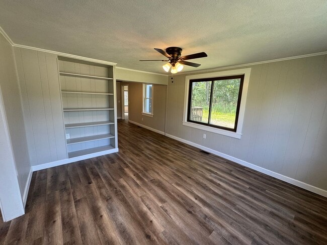 Building Photo - Complete Remodel - Beautiful 4 Bedroom Hou...