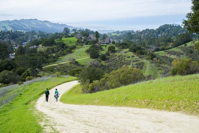 Building Photo - Idyllic Loft-Style Townhome Near Downtown Lafayette with Private Patios & Top Schools