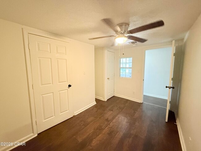 Building Photo - 237 Helen Ave