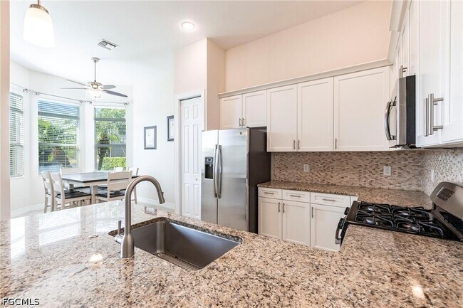 Building Photo - 13730 Willow Haven Ct
