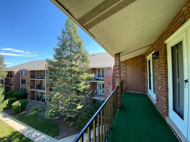 Building Photo - 520 Biesterfield Rd