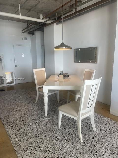 Building Photo - 1000 West Ave