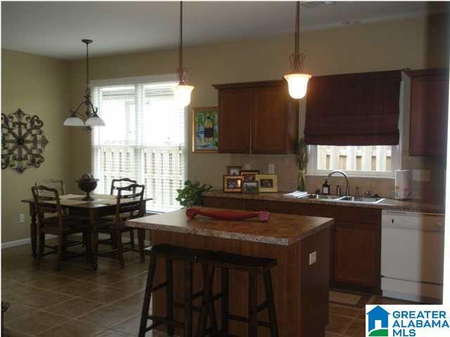 Building Photo - 2420 Abbeyglen Pl