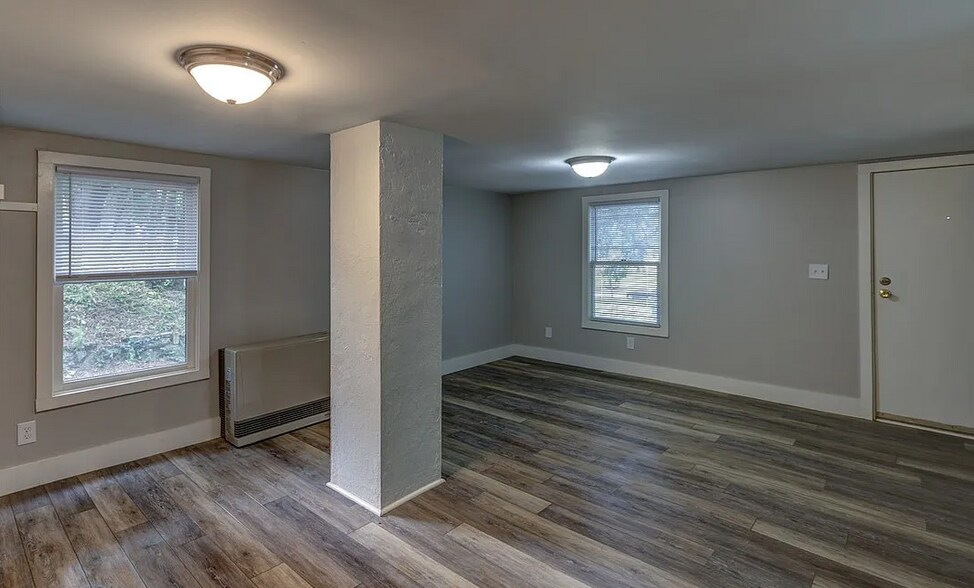 Building Photo - 183 Hillside Dr