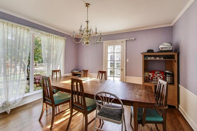 Building Photo - 4350 Bobolink Terrace