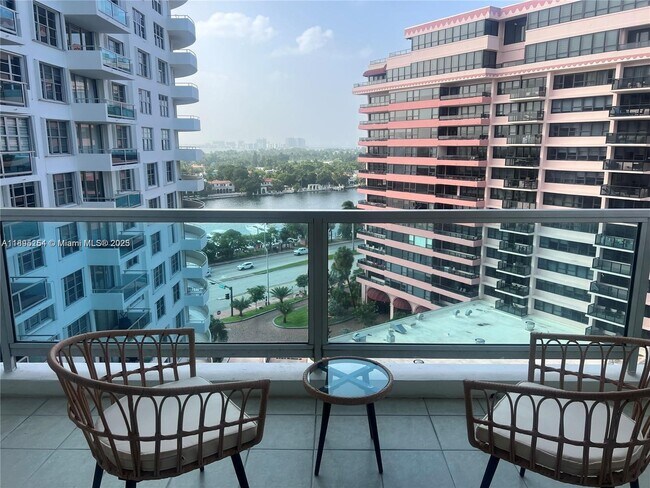 Building Photo - 5161 Collins Ave