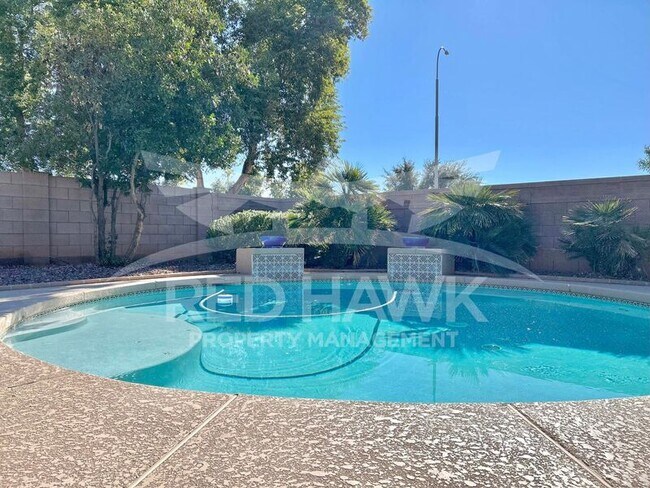 Building Photo - 863 W Bluebird Dr