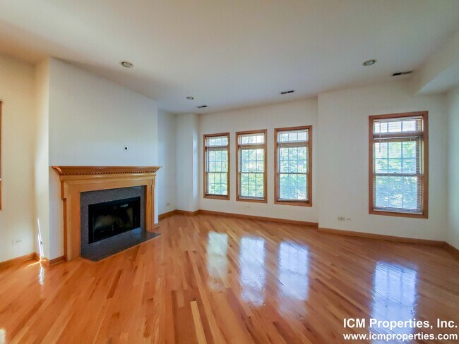 Building Photo - 2510 N Southport Ave