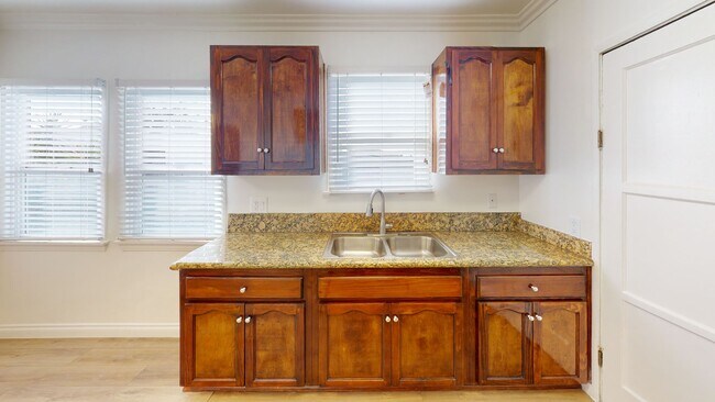 Building Photo - Adams apartments...Newly Remodeled 2 Bedroom Apartment! CALL NOW!