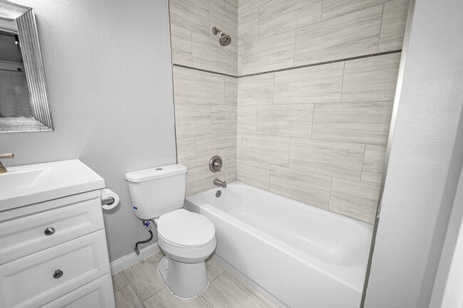 Building Photo - 1315 Alliance St